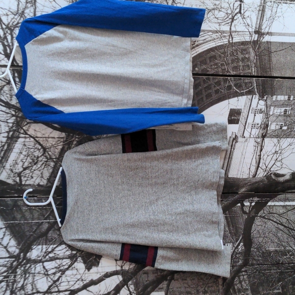 2 GAP Boy Long Sleeve Tees - Picture 4 of 4